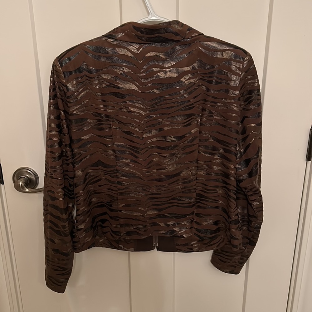 Stylish Joseph Ribkoff zippered jacket - Picture 3 of 3